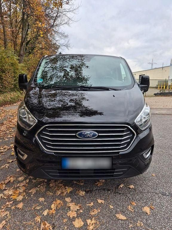 Gebraucht Ford Tourneo Titanium 131 PS (96 kW) 2020 Schwarz Van / Kleinbus