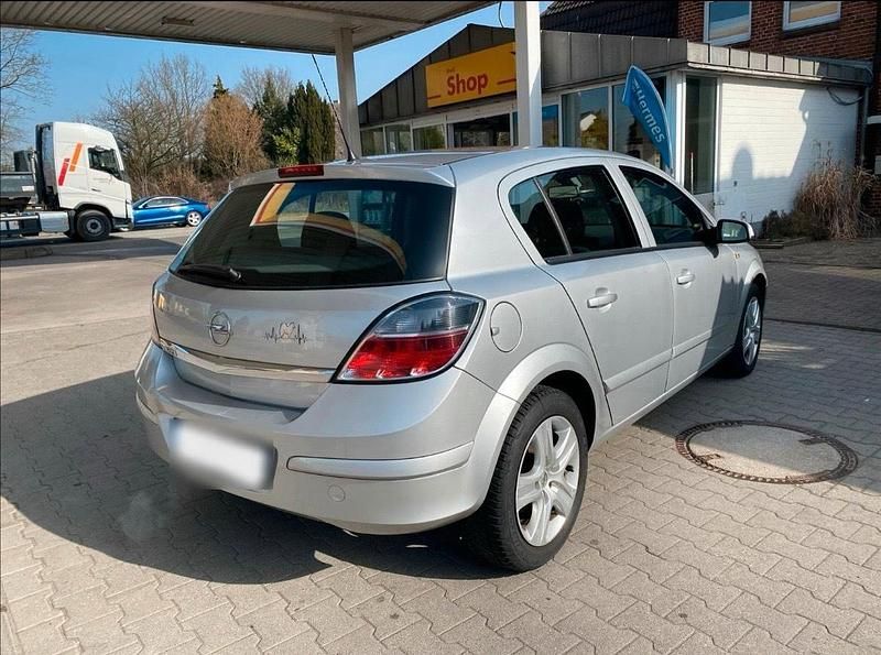 Gebraucht Opel Astra 90 PS (66 kW) 2008 Limousine