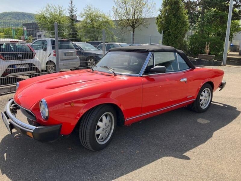 Rot Gebraucht 1985 Fiat 124 Cabrio | 14.700 € - Bild 1/4