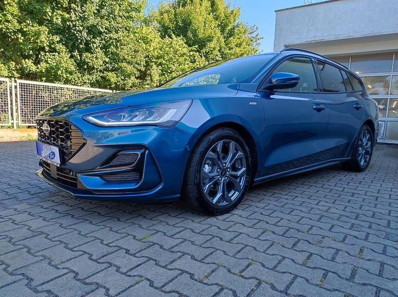 Neu Ford Focus ST-Line X 155 PS (114 kW) 2025 Blau Limousine