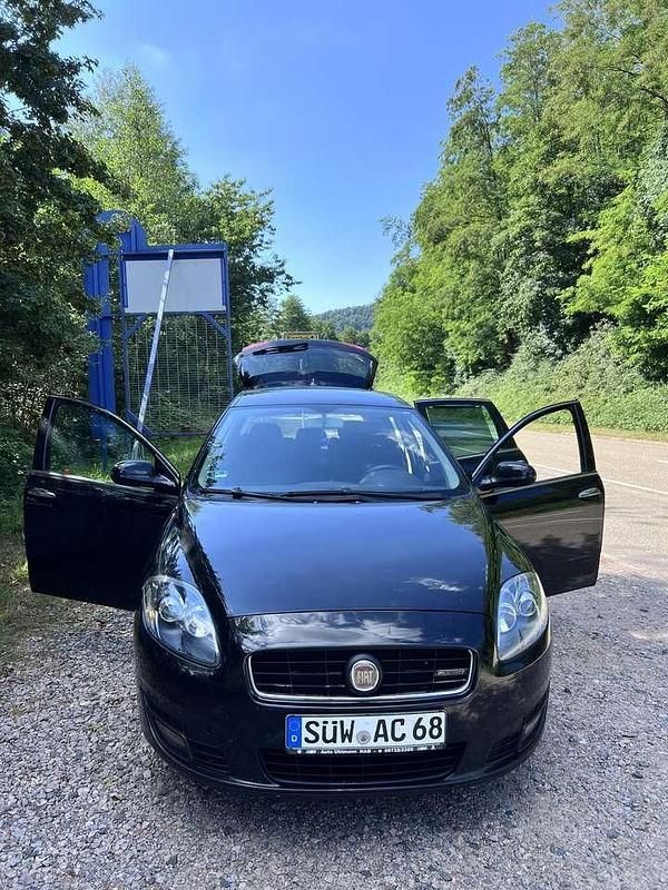 Gebraucht 2008 Fiat Croma Dynamic Kombi | 2.700 € (Teuer) - Bild 1/4