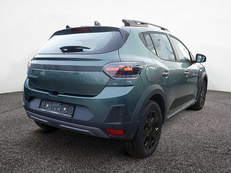 Neu Dacia Sandero Extreme 110 PS (80 kW) 2025 Zeder grün Kleinwagen