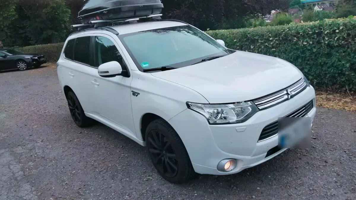 Gebraucht Mitsubishi Outlander P-HEV 201 PS (147 kW) 2014 Weiß SUV