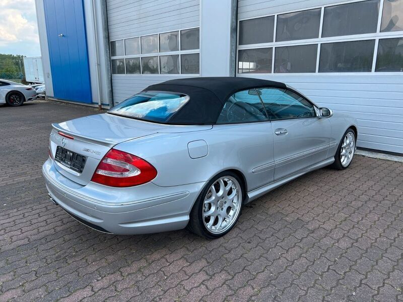 Gebraucht Mercedes CLK55 AMG AMG 367 PS (269 kW) 2004 Silber metallic Cabrio