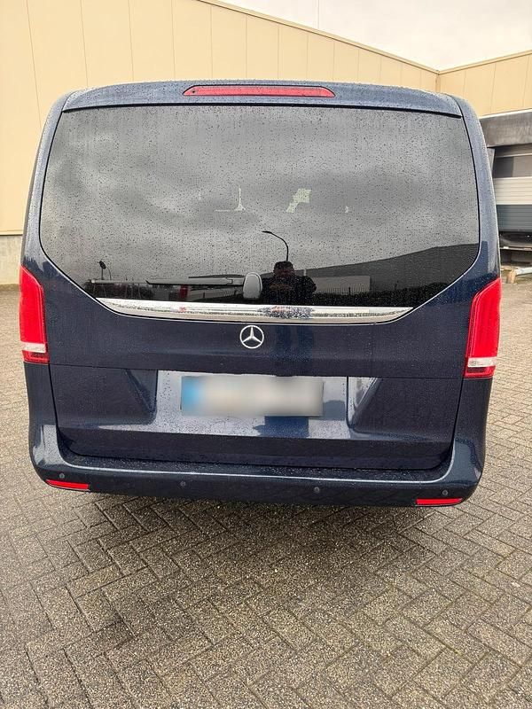 Gebraucht Mercedes V250 190 PS (139 kW) 2015 Blau Van / Kleinbus