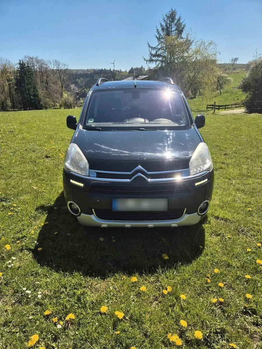Gebraucht Citroën Berlingo XTR 114 PS (83 kW) 2014 Schwarz Van / Kleinbus