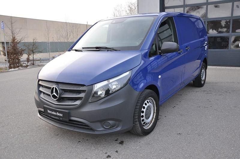 Gebraucht Mercedes Vito 163 PS (119 kW) 2019 Blau Van
