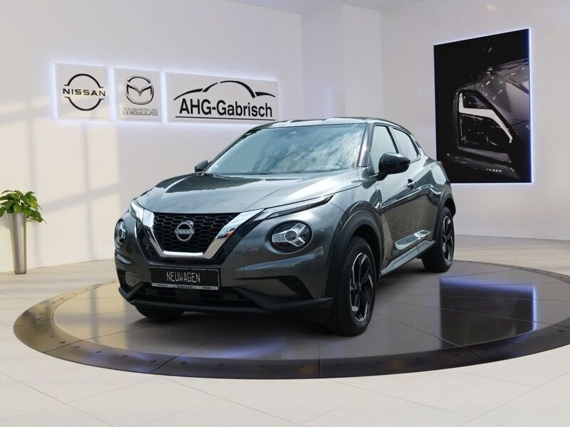 Gun metallic (m) Gebraucht 2024 Nissan Juke N-Connecta SUV | 19.990 € (Superpreis) - Bild 1/4