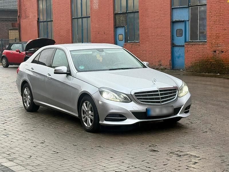 Gebraucht Mercedes E200 136 PS (100 kW) 2014 Silber Limousine