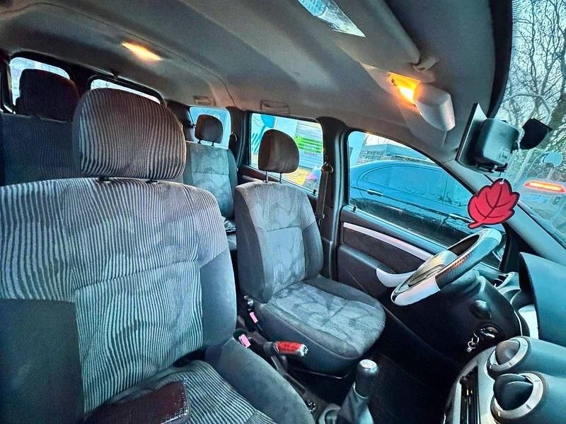 Gebraucht Dacia Logan MCV 75 PS (55 kW) 2010 Schwarz Limousine