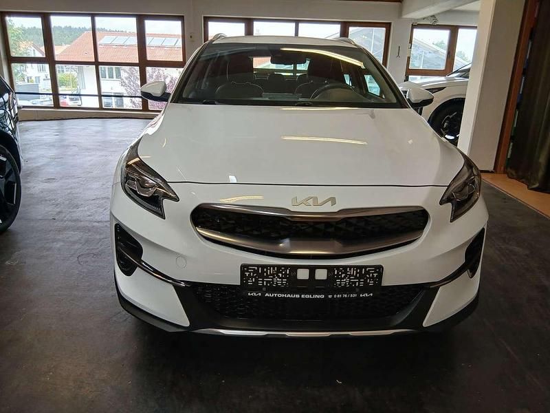 Second-hand Kia XCeed Spirit 105 CP (77 kW) 2022 Alb SUV