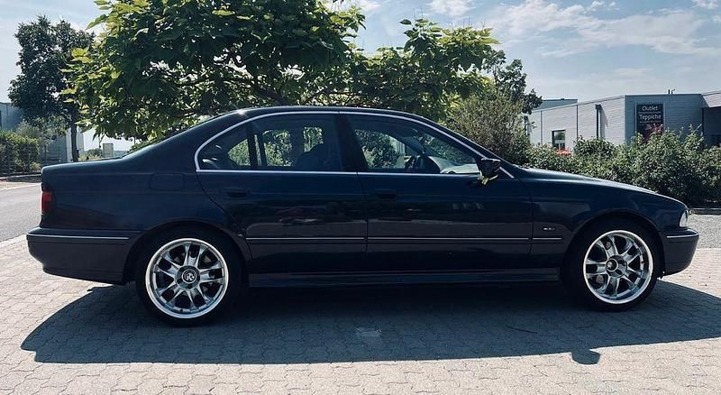 Gebraucht BMW 523 170 PS (125 kW) 1998 Blau Limousine