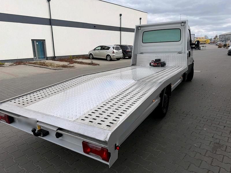 Gebraucht Iveco Daily 126 PS (92 kW) 2016 Weiß Van