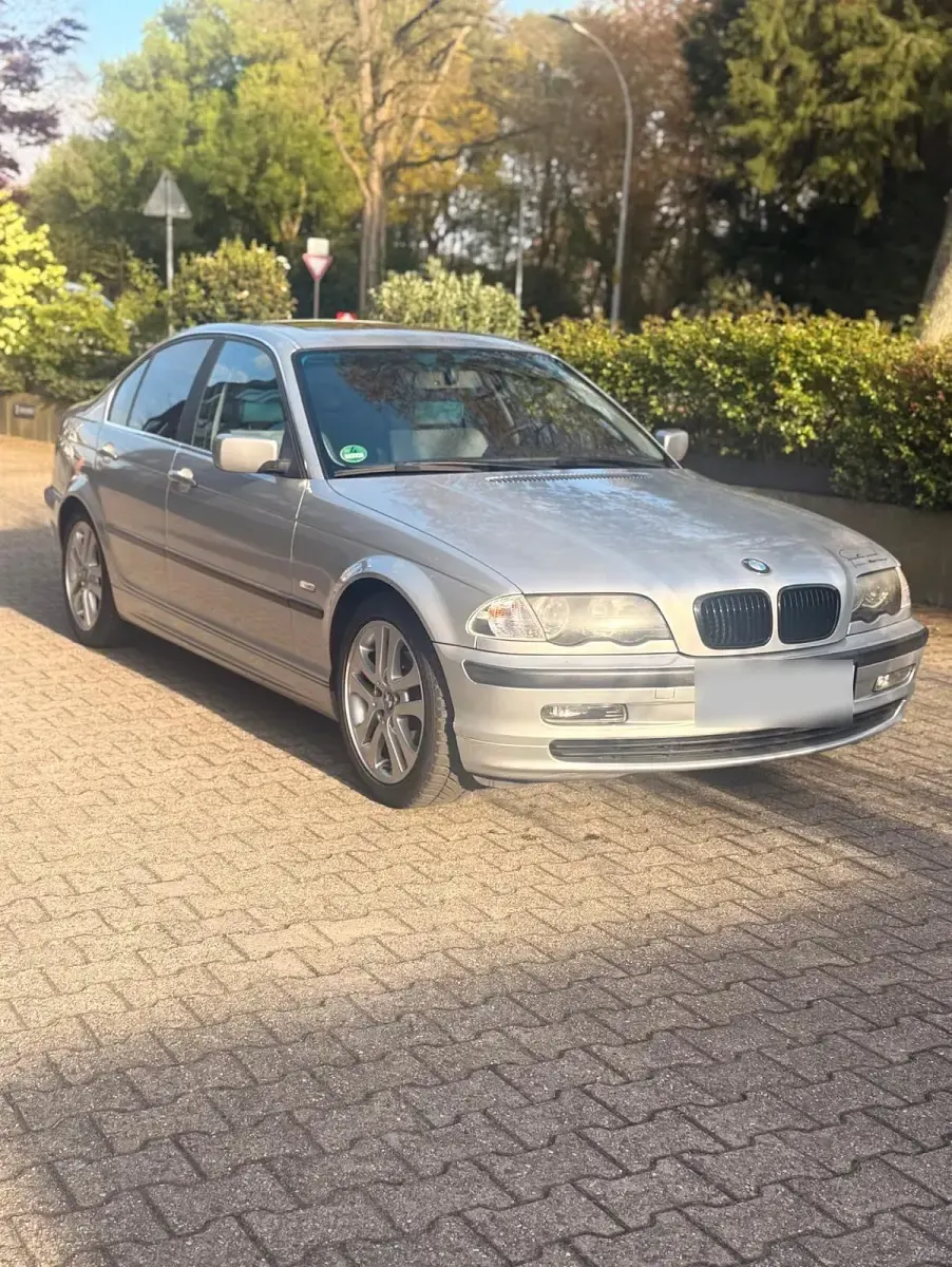 Gebraucht BMW 320 150 PS (110 kW) 1999 Grau Limousine