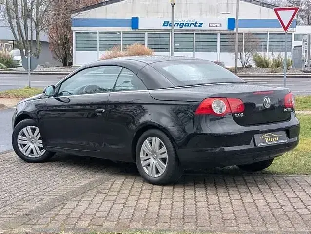 Używany VW Eos 140 KM (102 kW) 2009 Czarny Kabriolet