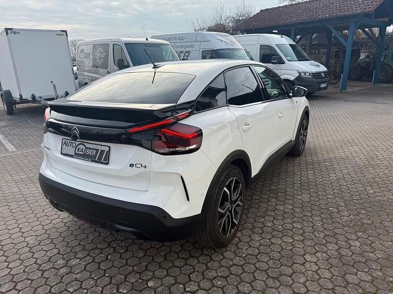 Second-hand Citroën e-C4 Shine 100 kW (136 CP) 2022 Alb Berlinǎ