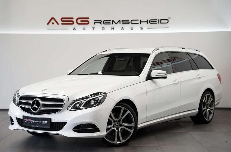 Weiß Gebraucht 2013 Mercedes E200 Sport Kombi | 9.700 € (Fairer Preis) - Bild 1/3