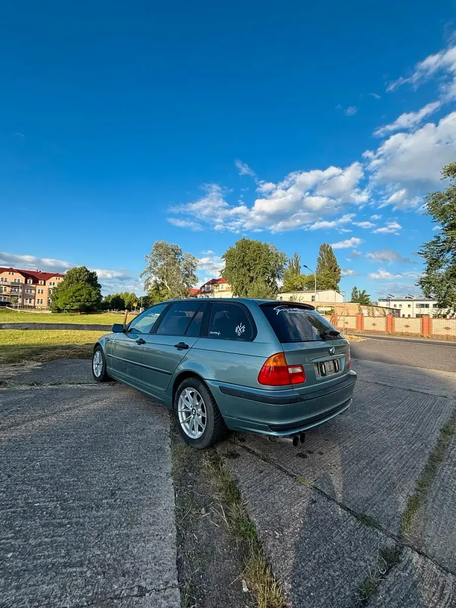 Gebraucht BMW 318 143 PS (105 kW) 2001 Kombi