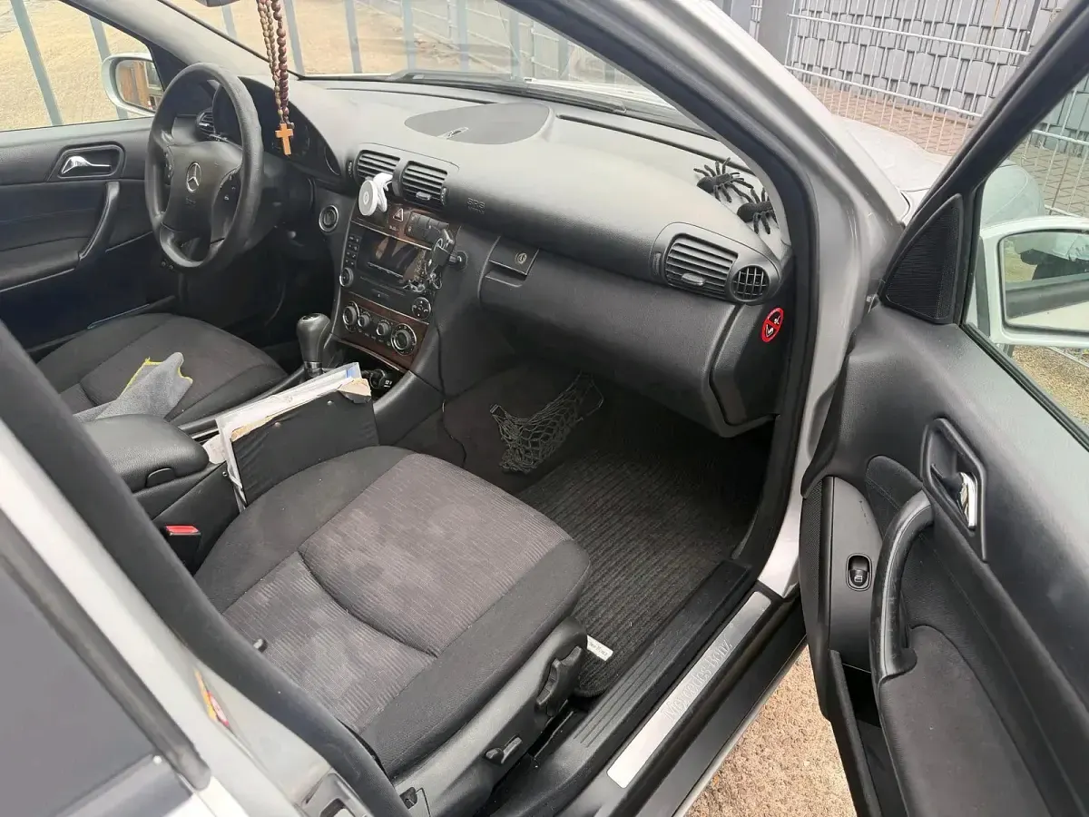 Gebraucht Mercedes 200 120 PS (88 kW) 2005 Silber Kombi
