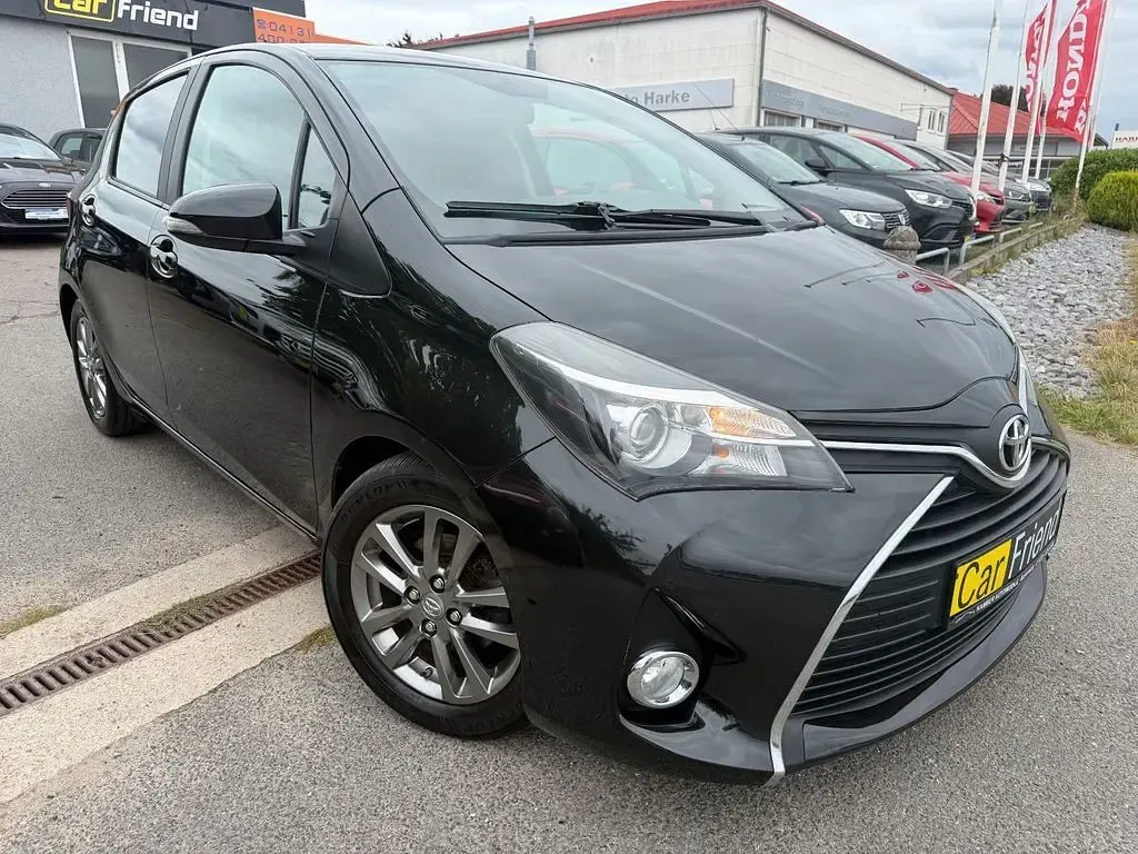 Gebraucht Toyota Yaris Comfort 99 PS (72 kW) 2015 Schwarz Kleinwagen
