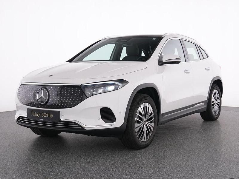 Weiß Gebraucht 2025 Mercedes EQA350 Electric Art SUV | 38.975 € (Fairer Preis) - Bild 1/4