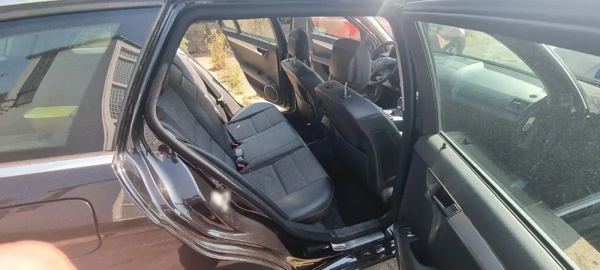 Gebraucht Mercedes C180 Avantgarde 156 PS (114 kW) 2008 Schwarz Kombi