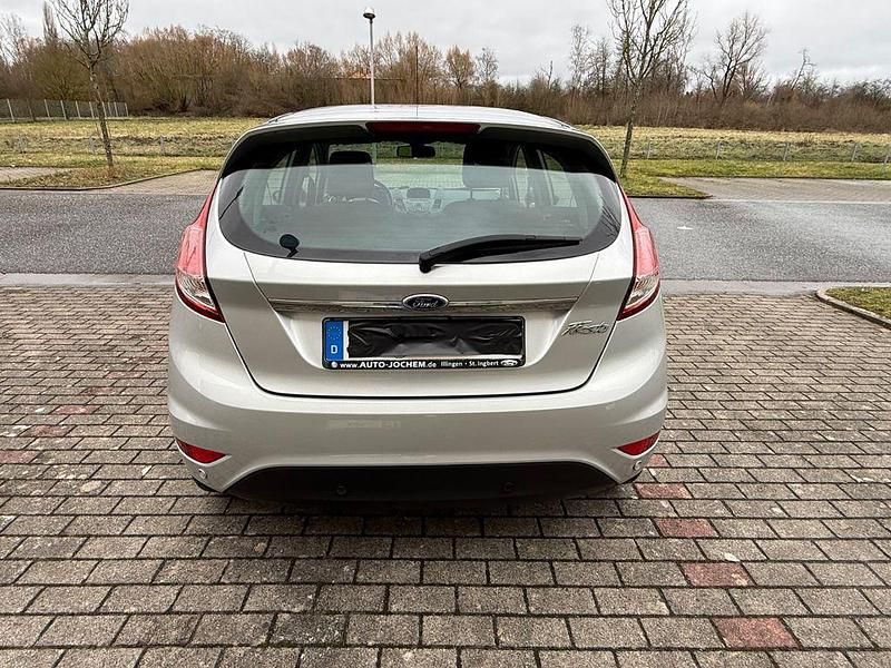 Gebraucht Ford T Titanium 105 PS (77 kW) 2013 Silber Limousine