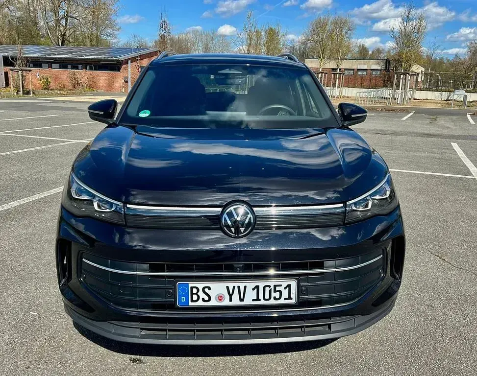 Gebraucht VW Tiguan Goal 131 PS (96 kW) 2024 Schwarz SUV