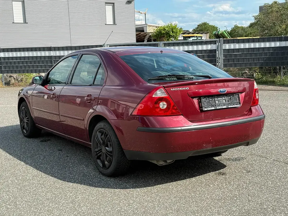 Gebraucht Ford Mondeo 110 PS (80 kW) 2003 Rot Limousine