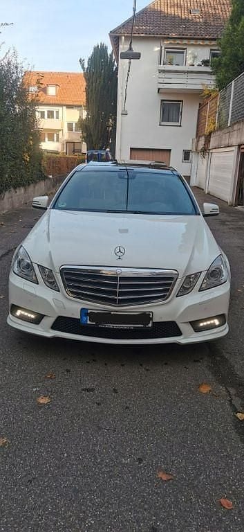 Gebraucht Mercedes E500 AMG 388 PS (285 kW) 2011 Weiß Limousine