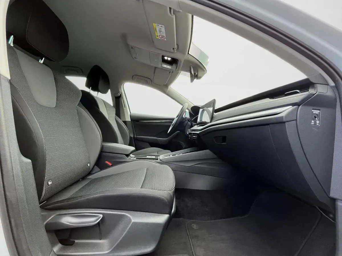 Gebraucht Skoda Octavia Selection 150 PS (110 kW) 2025 Moonweiß perleffekt (metallic) Limousine