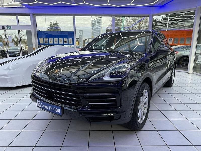 Tiefschwarzmetallic (metallic) Gebraucht 2021 Porsche Cayenne SUV | 59.990 € - Bild 1/4