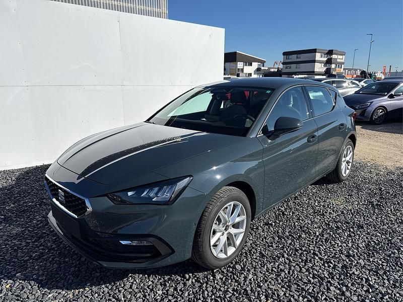 Neu Seat Leon Style 116 PS (85 kW) 2025 Fiord blau 9k9k Limousine