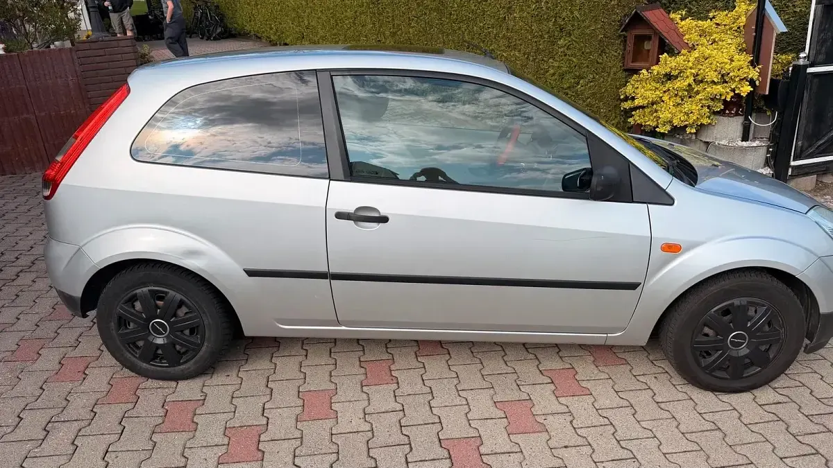 Gebraucht Ford Fiesta 80 PS (58 kW) 2005 Silber Kleinwagen