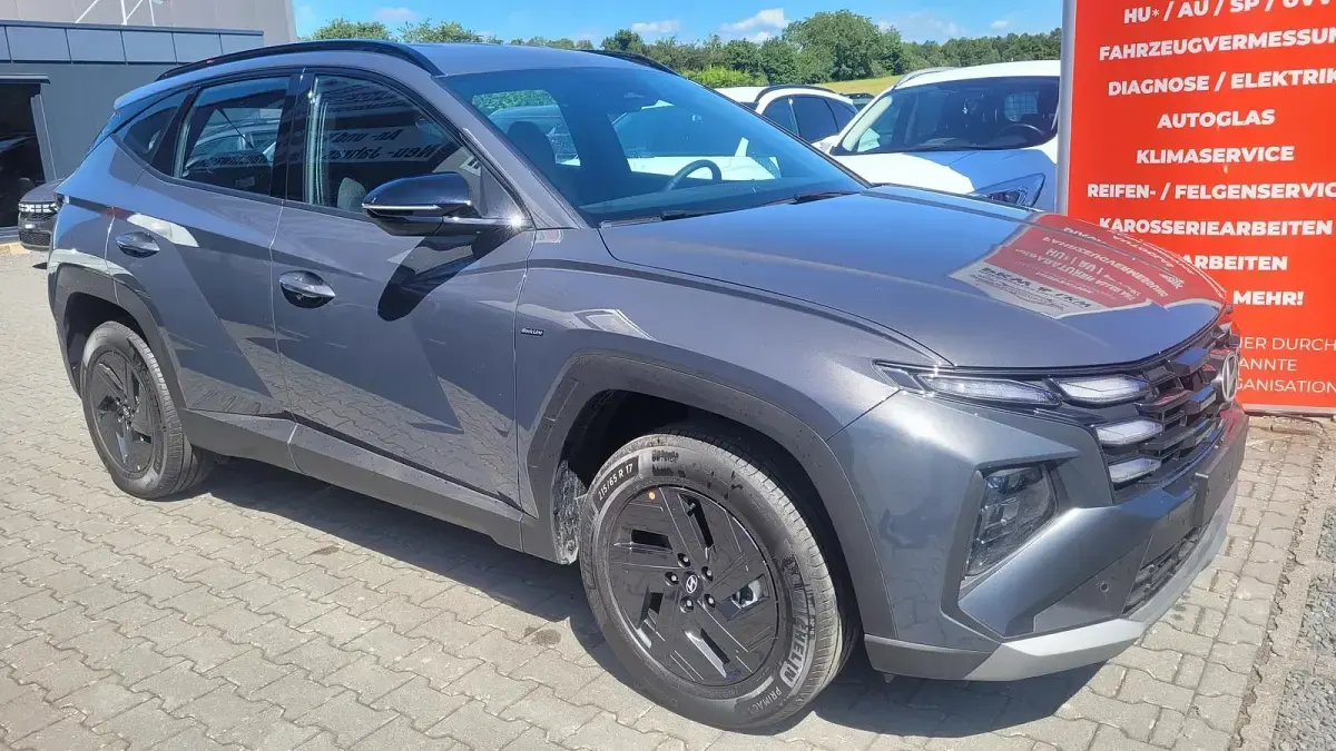 Neu Hyundai Tucson Blackline 239 PS (175 kW) 2026 Ecotronic grau SUV