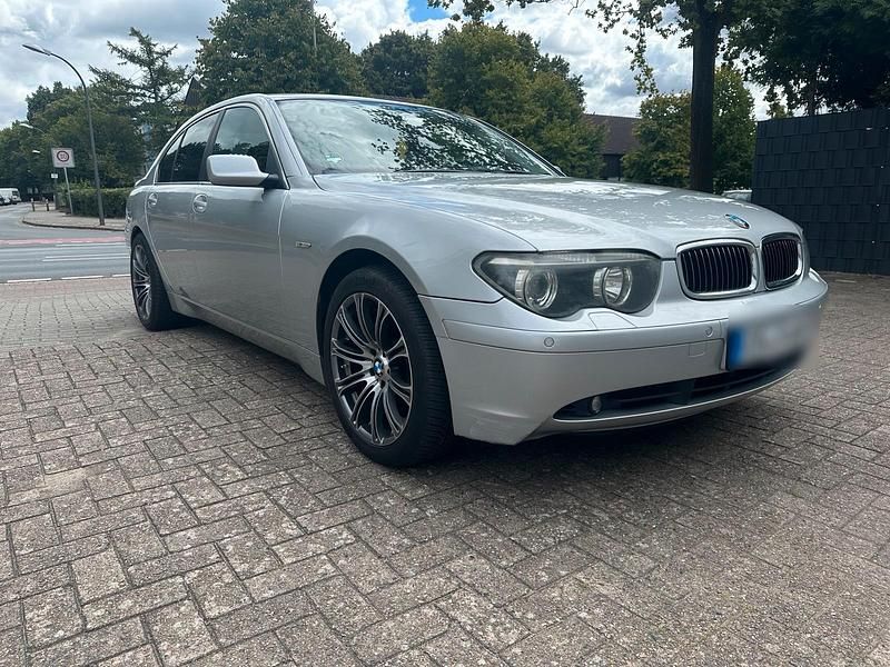 Silber Gebraucht 2002 BMW 735 Limousine | 3.989 € (Etwas zu teuer) - Bild 1/4