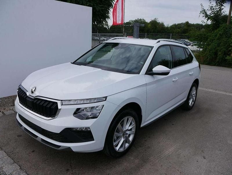 Moonweiß perleffekt Neu 2025 Skoda Kamiq Premium Edition SUV | 30.790 € (Fairer Preis) - Bild 1/4
