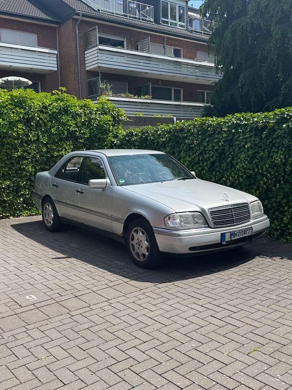 Silber Gebraucht 1996 Mercedes C280 Classic Limousine | 2.444 € (Superpreis) - Bild 1/4