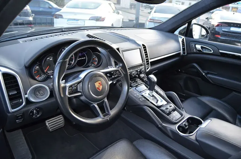 Gebraucht Porsche Cayenne Turbo 519 PS (381 kW) 2015 Schwarz SUV