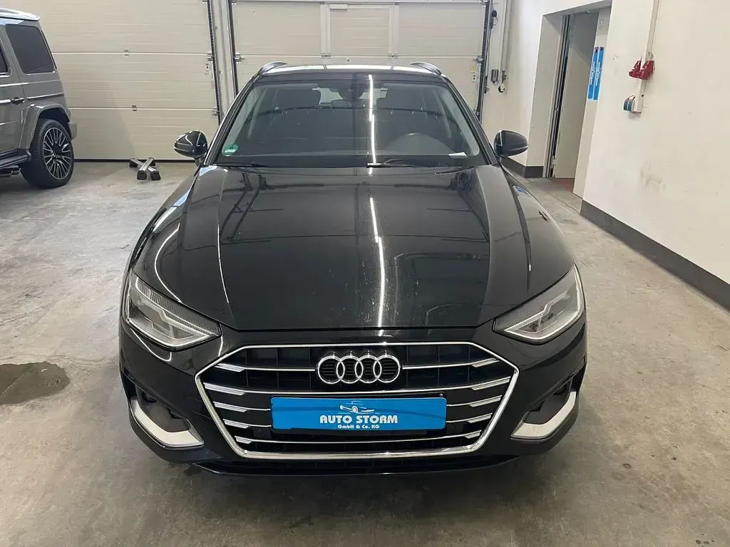 Gebraucht Audi A4 Advanced 136 PS (100 kW) 2023 Schwarz Kombi