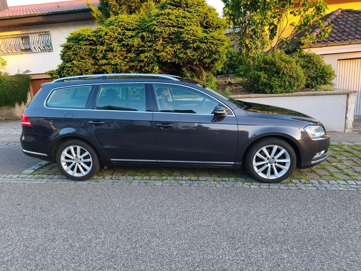 Gebraucht VW Passat Highline 140 PS (102 kW) 2011 Braun Kombi