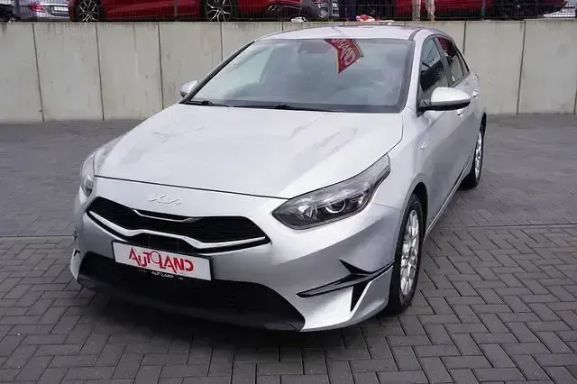 Gebraucht Kia Ceed Edition 7 101 PS (74 kW) 2022 Silber Kleinwagen