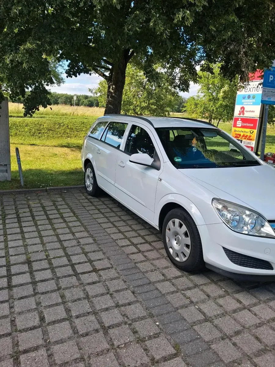 Gebraucht Opel Astra 90 PS (66 kW) 2008 Weiß Kombi