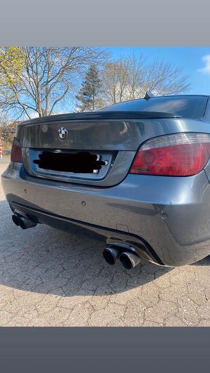 Grau Gebraucht 2008 BMW 535 Sport Line Limousine | 6.899 € - Bild 1/4