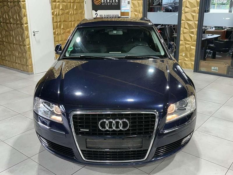 Gebraucht Audi A8 Ambiente 260 PS (191 kW) 2010 Blau Limousine