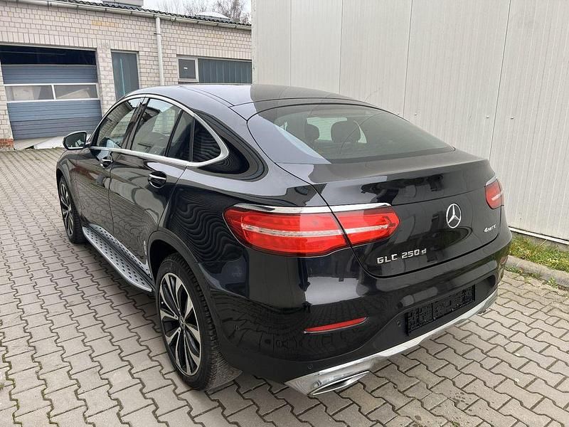 Gebraucht Mercedes GLC250 204 PS (150 kW) 2018 Schwarz Coupé