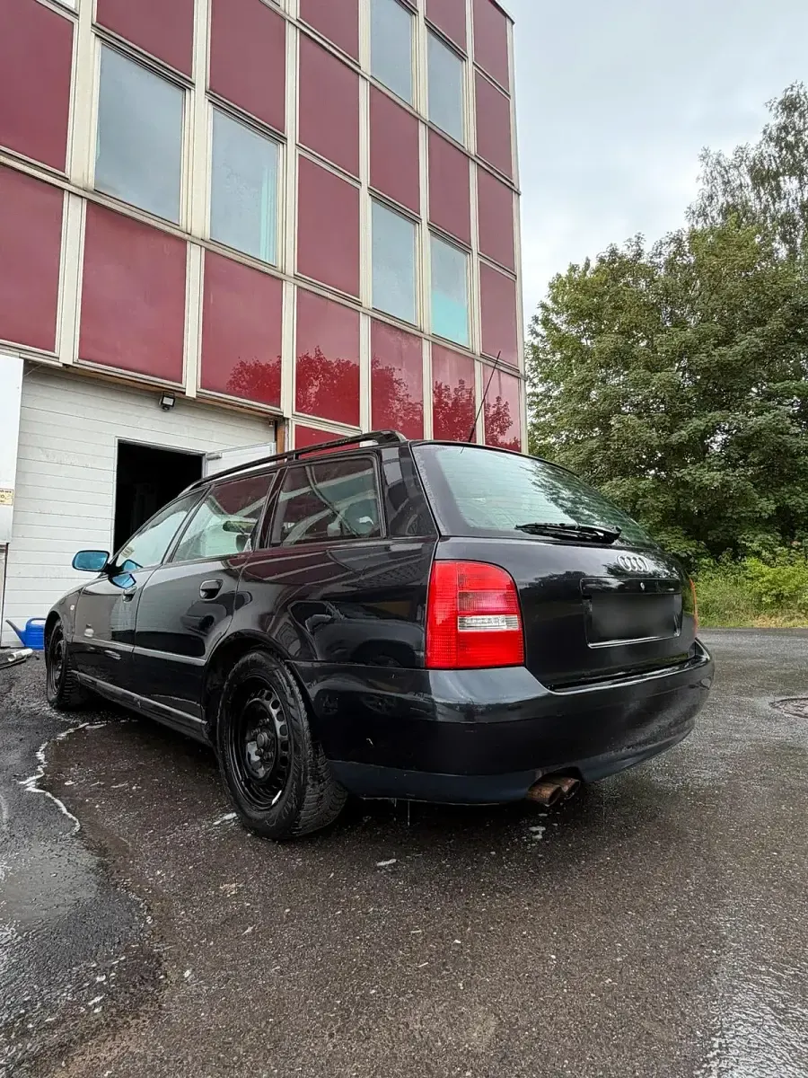 Gebraucht Audi A4 150 PS (110 kW) 2000 Schwarz Kombi
