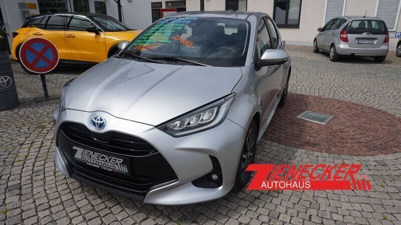 Silber Neu 2024 Toyota Yaris Hybrid Team Limousine | 23.860 € (Guter Preis) - Bild 1/4