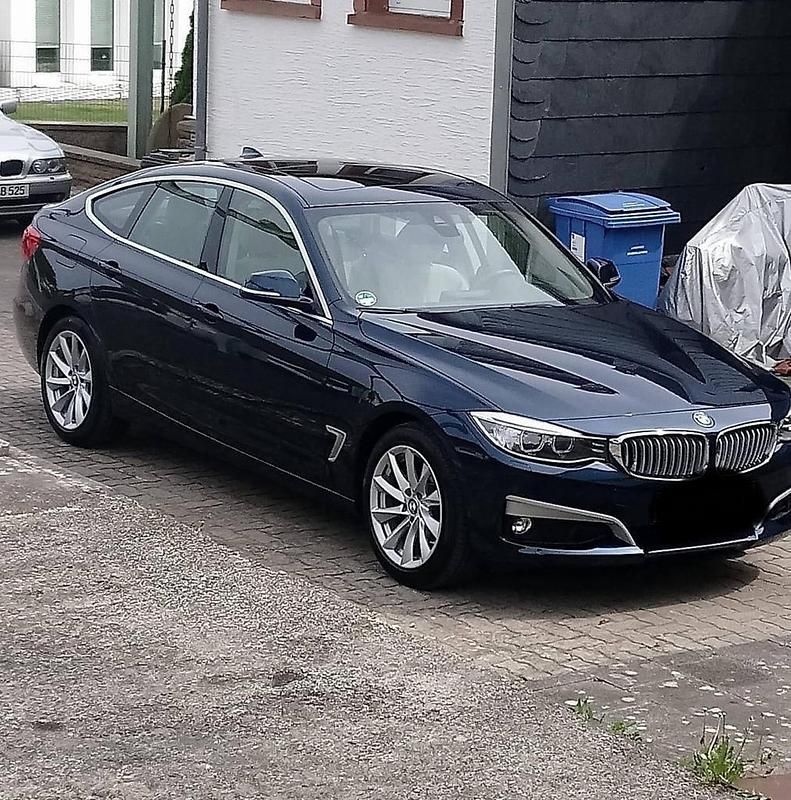 Blau Gebraucht 2014 BMW 320 Coupé | 12.990 € (Etwas zu teuer) - Bild 1/4