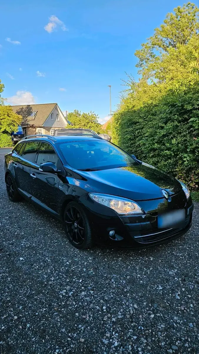 Gebraucht Renault Mégane GrandTour 130 PS (95 kW) 2011 Schwarz Kombi